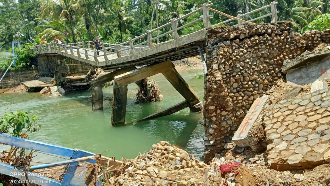 Jembatan Tawing Munjungan Putus, Bronjong Jadi Alternatif Sementara